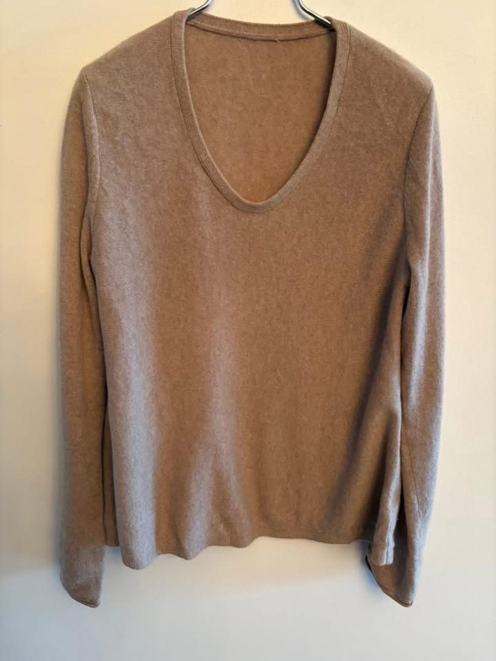 Garnet Hill Taupe V-Neck Cashmere sweater M/L